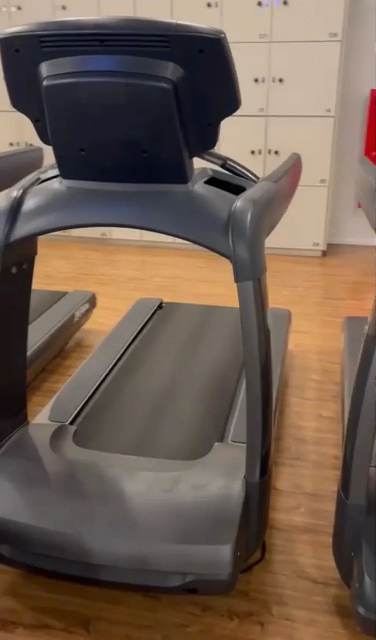 Esteira Profissional Life Fitness 95T Engage - Linha Comercial - Foto 2