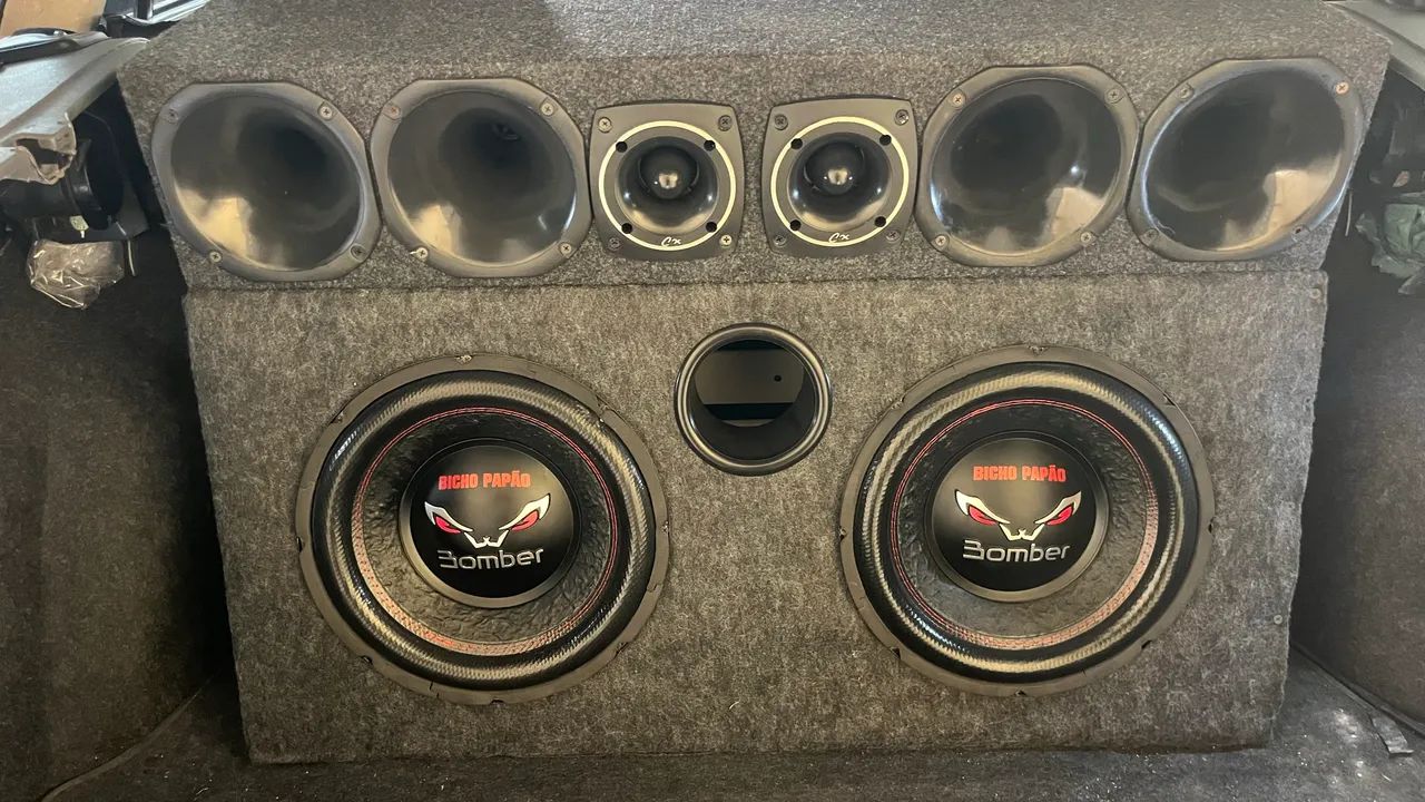 Caixa de som automotiva 2000W rms
