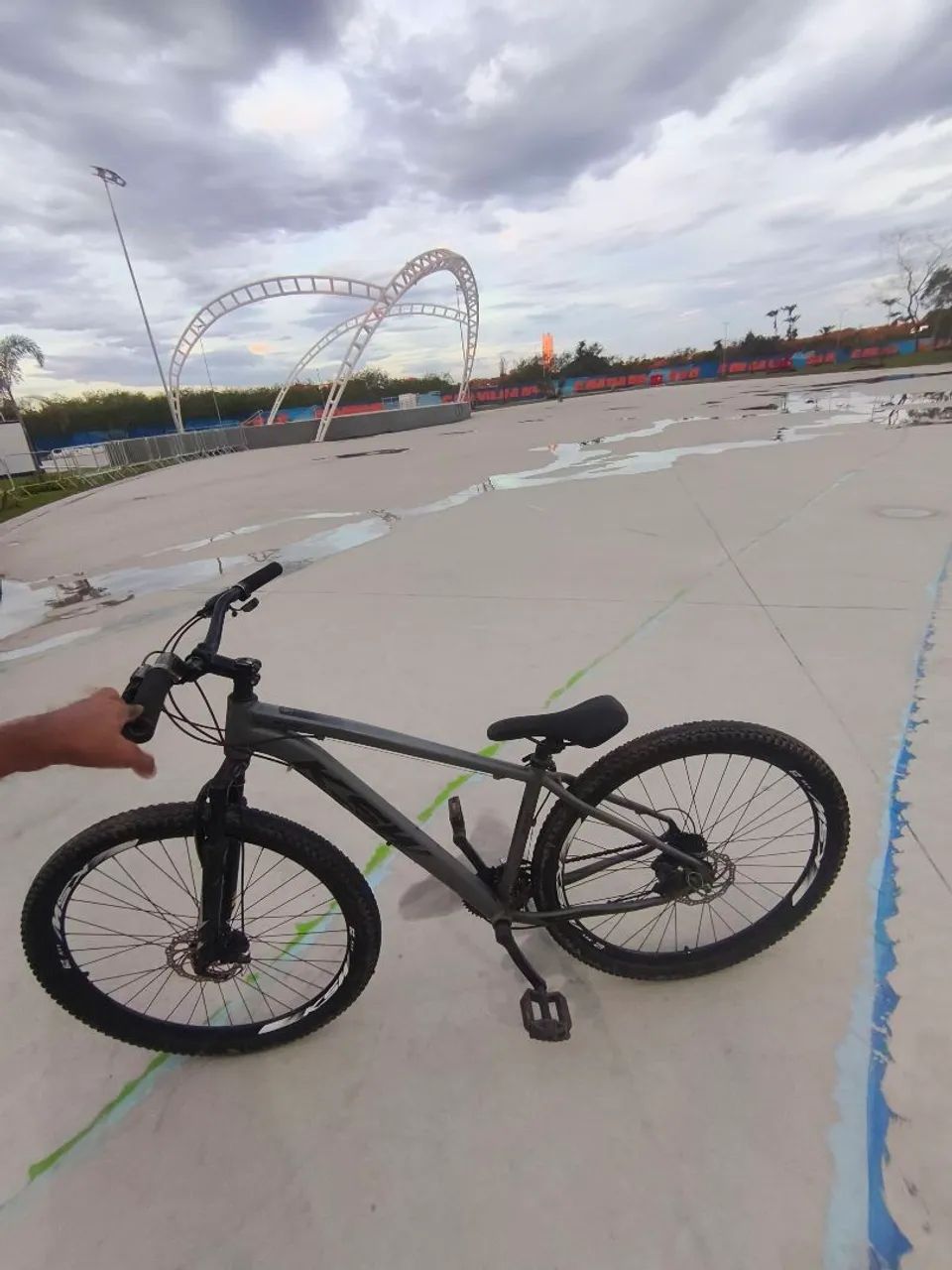 Vendo essa KSW para comprar outra bicicleta  - Foto 3