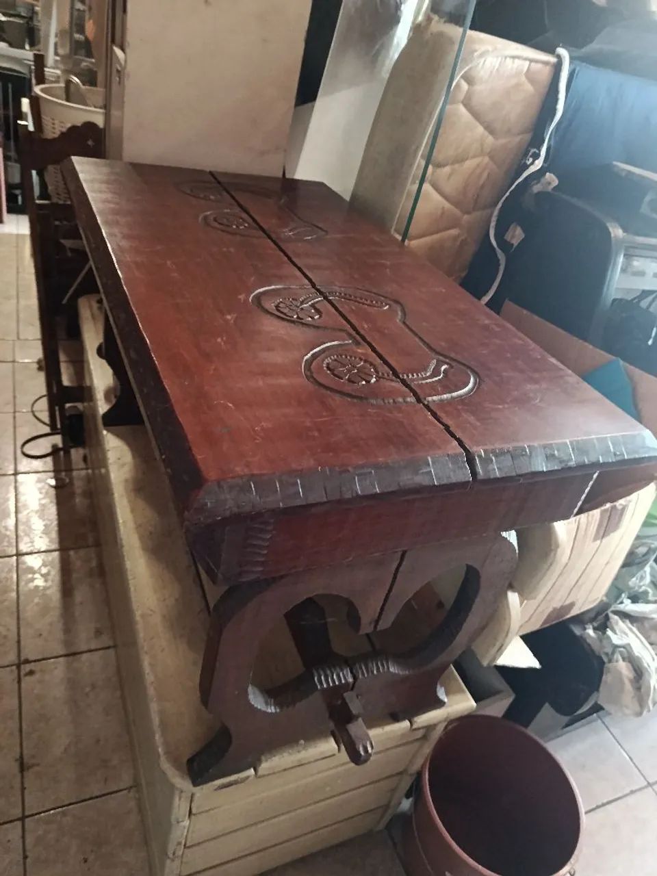 Mesa centro maciça 