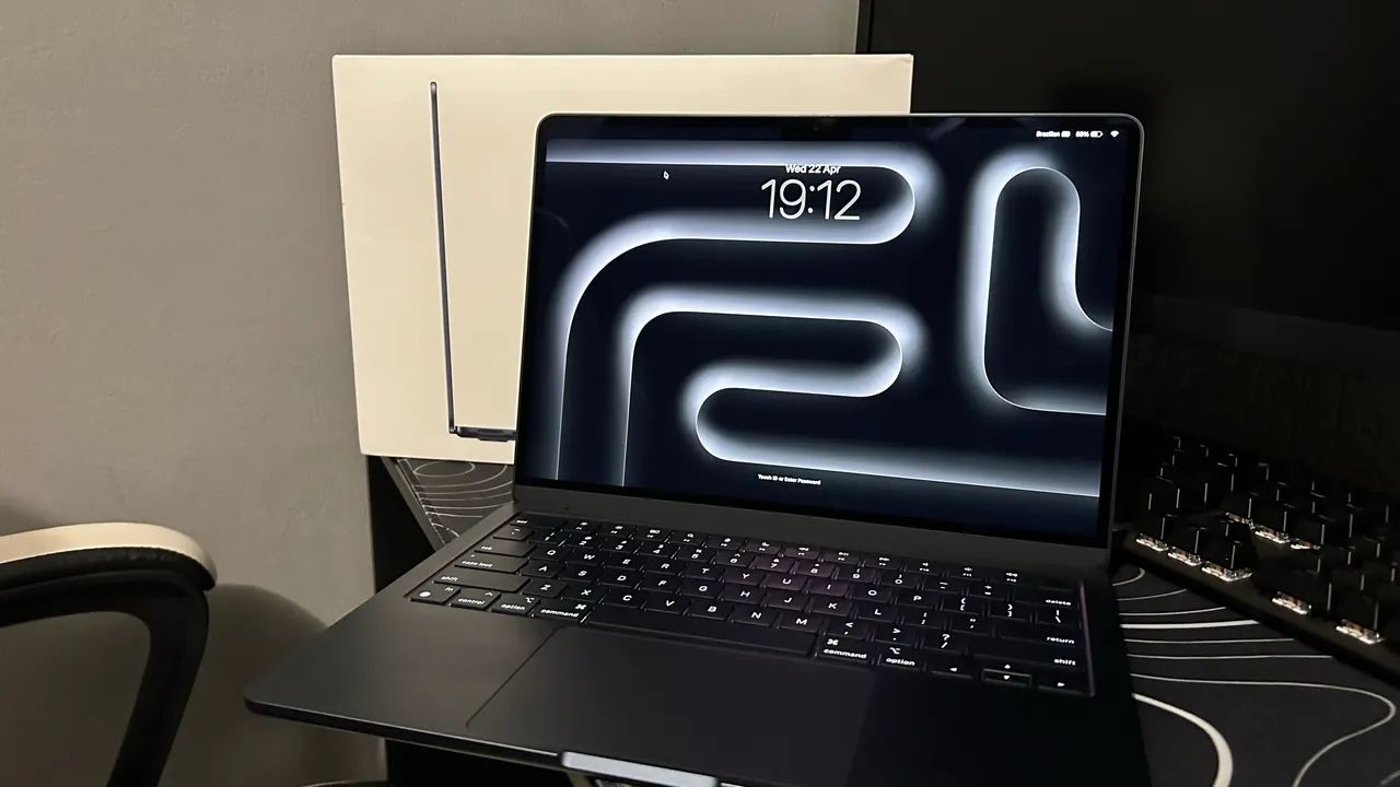 MacBook Air M2 13? - 16GB RAM - 256GB SSD | Estado de Novo