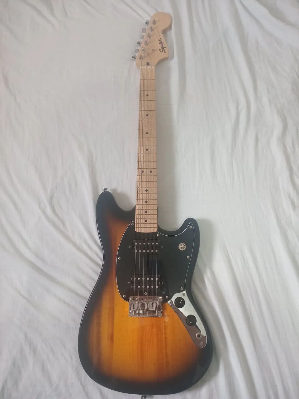 Guitarra Squier mustang