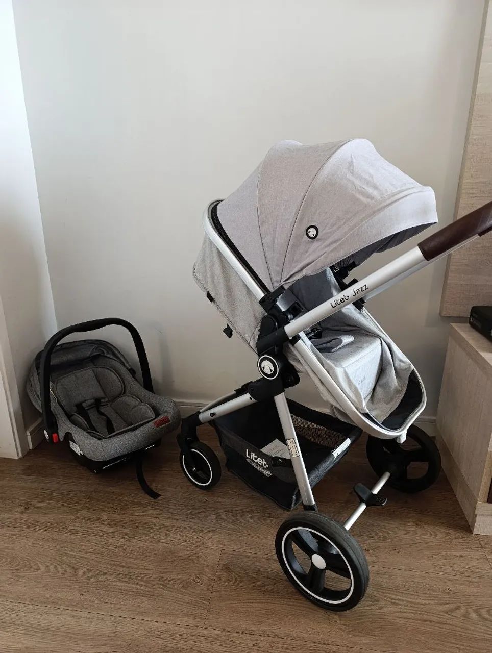 Carrinho + bebê conforto Litet 