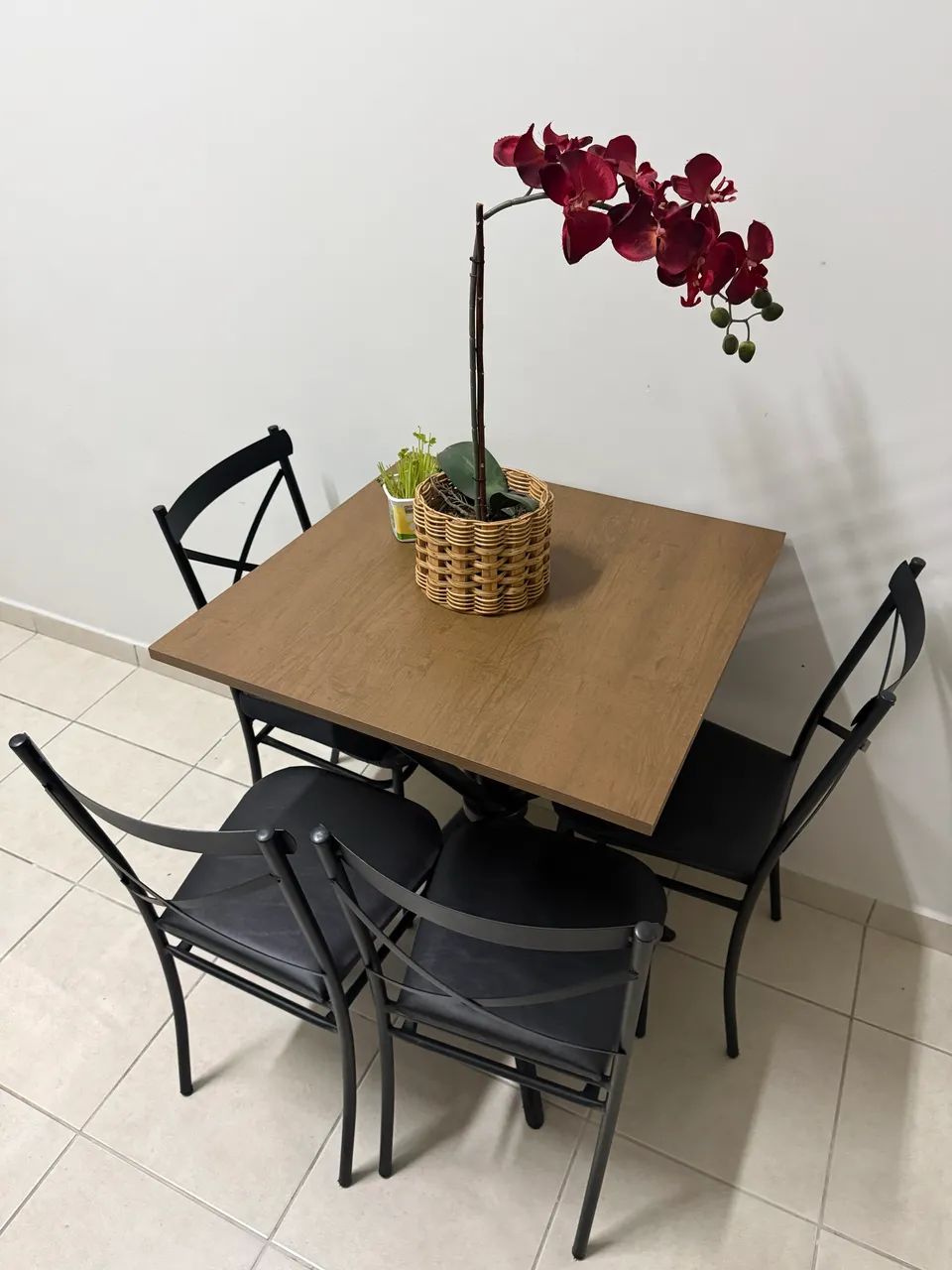 Kit mesa de cozinha com 4 cadeiras 68x68cm MDF - Foto 2