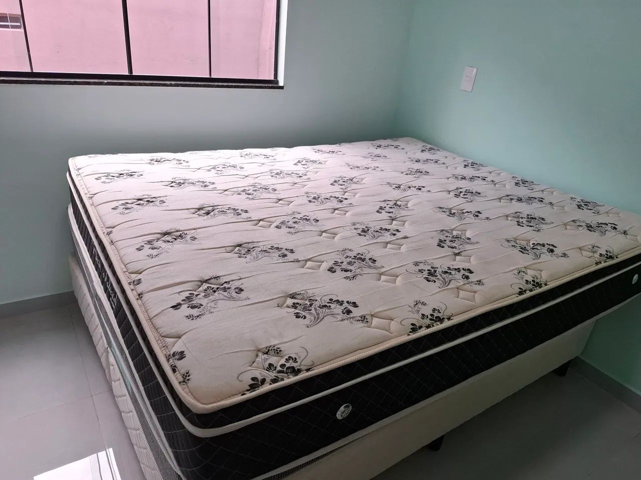 Vende-se colchão queen de molas  - Foto 2