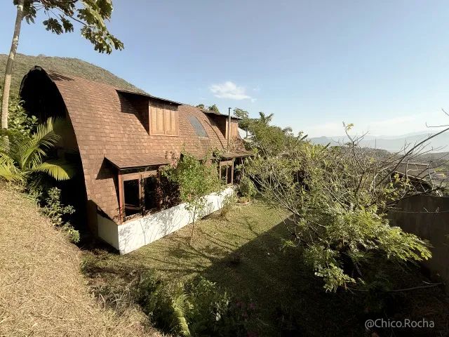 Belissima Casa, ampla com 4Q e patio  - Foto 4