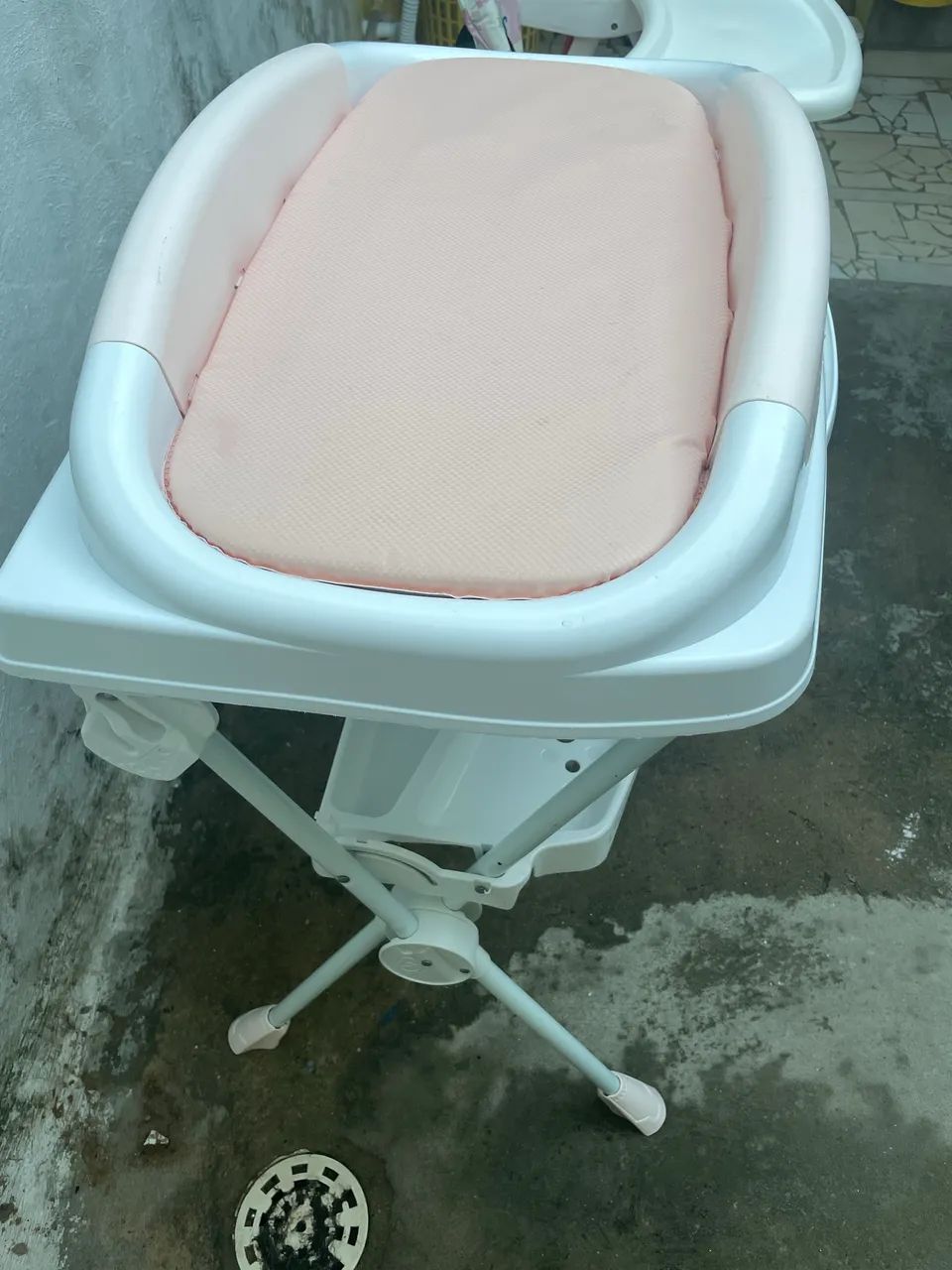 Bathtub with Changing Table64962682151554121