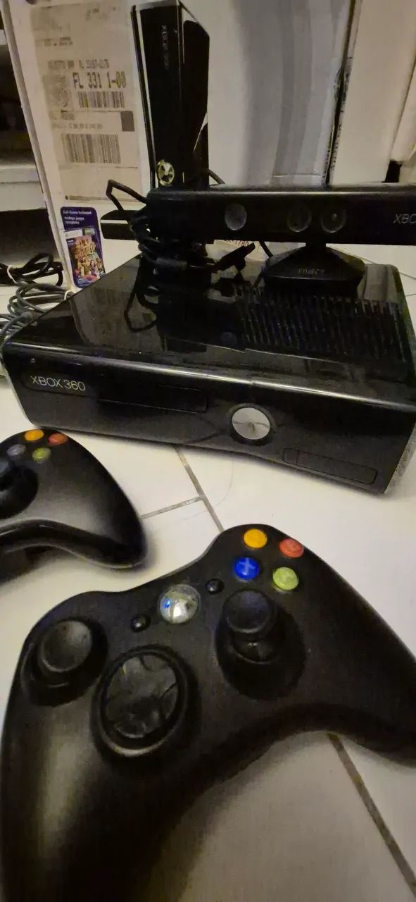 Xbox 360 kinect Special Edition com Defeito