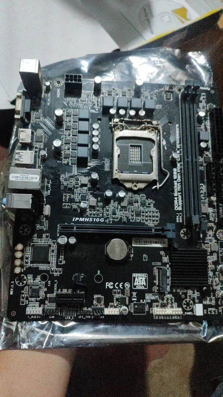 Placa mãe, suporta processador de 10 e 11 geração!