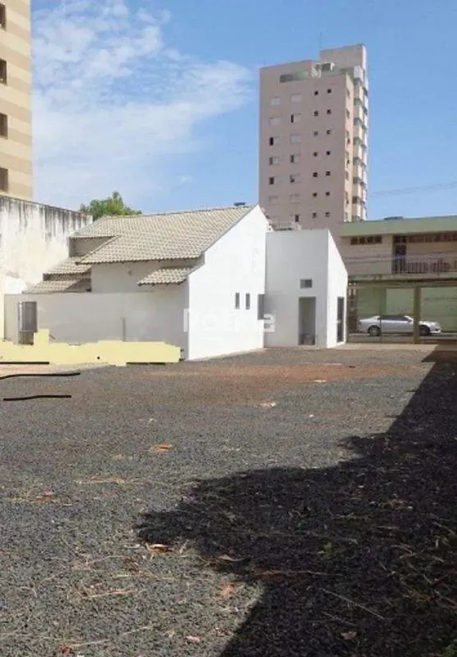 Excelente área comercial no Bairro Martins/Osvaldo. - Foto 2
