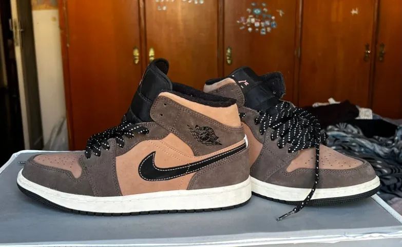AIR JORDAN 1 MID MARROM/PRETO - Foto 3