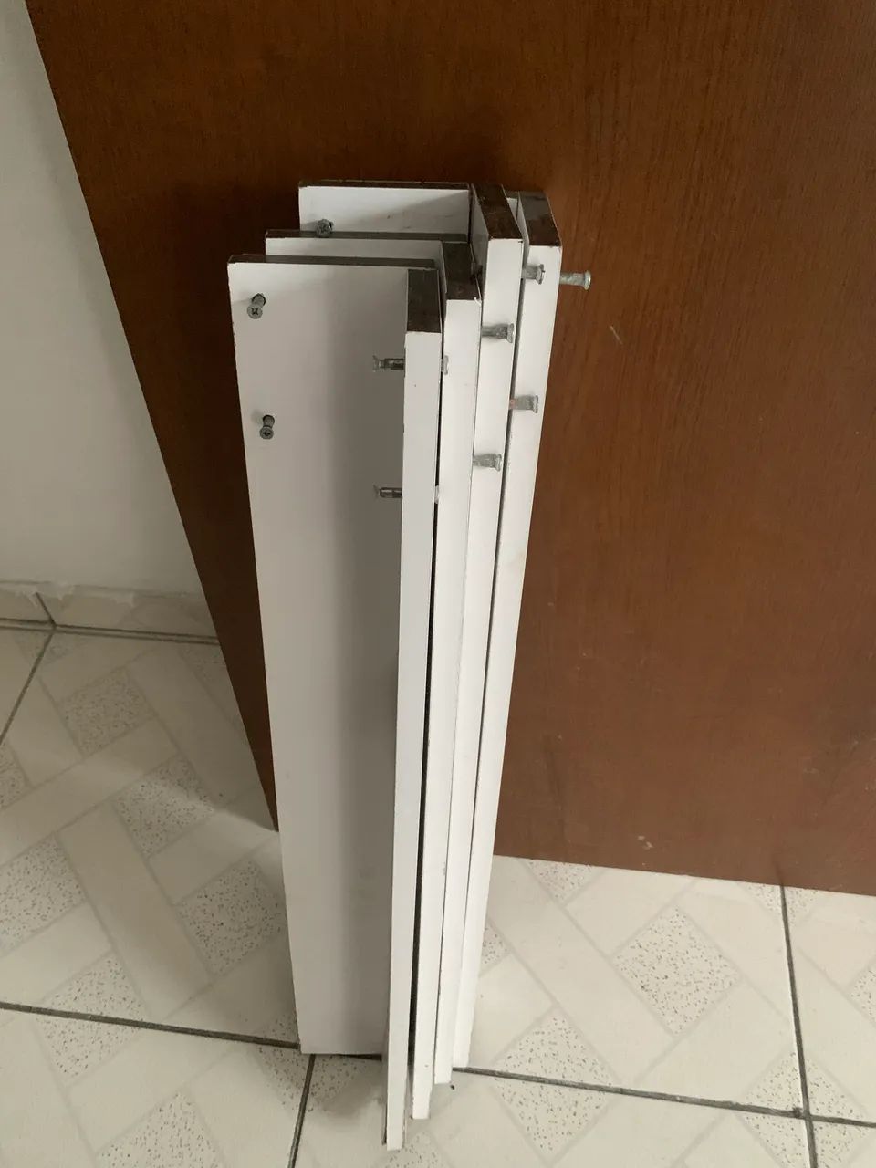Mesa de jantar com bancos integrados - Foto 4