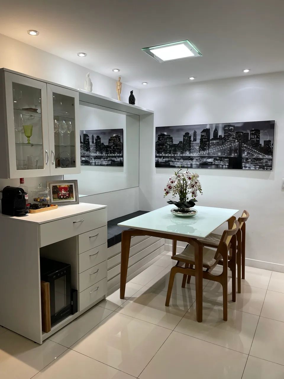 Mesa linda semi nova 