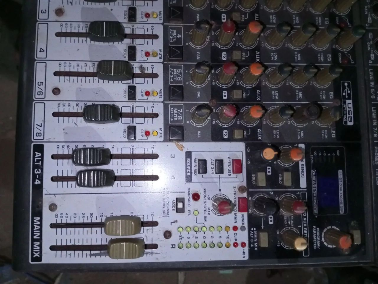 MESA BEHRINGER VENDO  - Foto 3