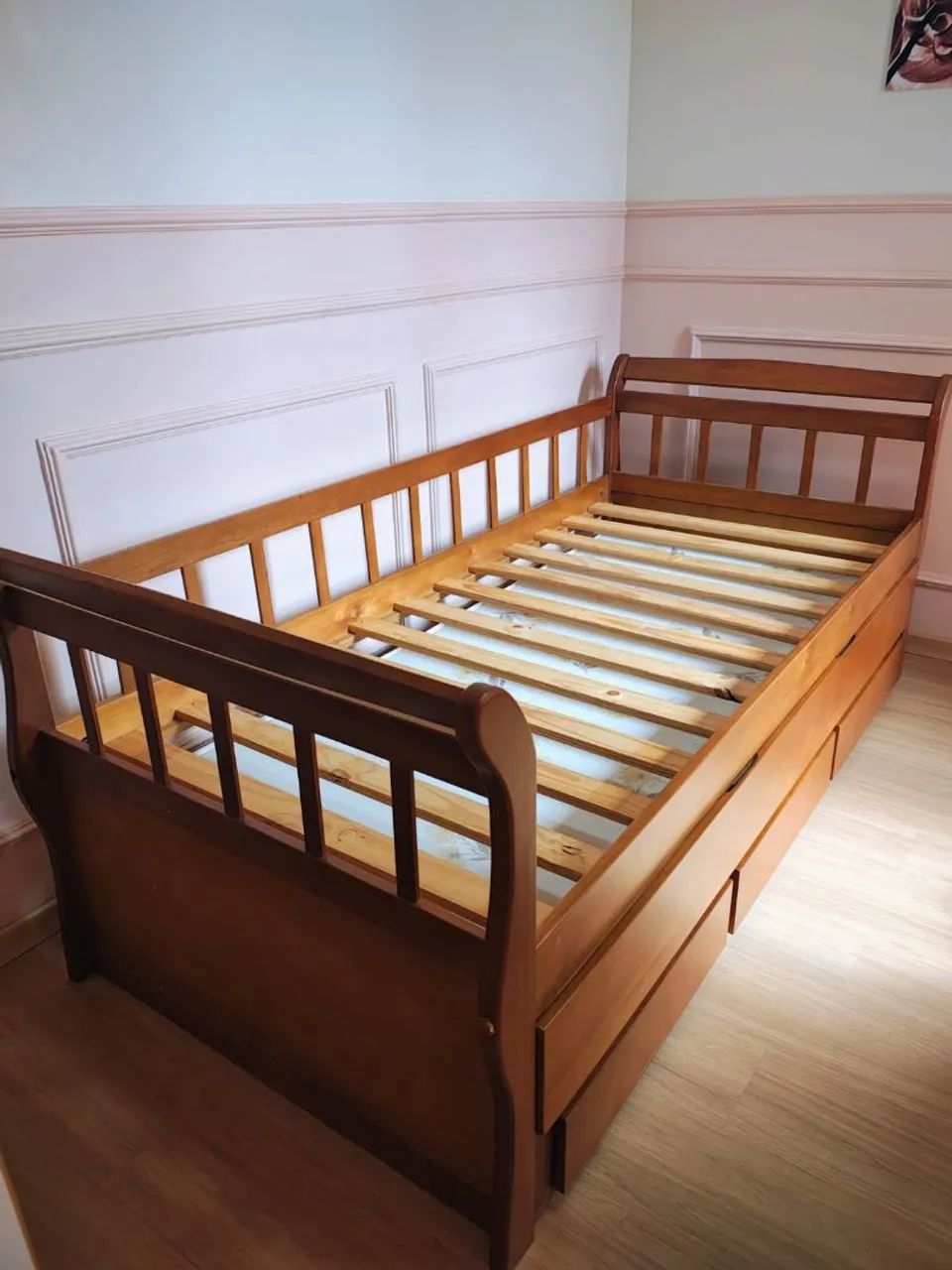 Vendo cama solteiro com cama auxiliar e gaveta