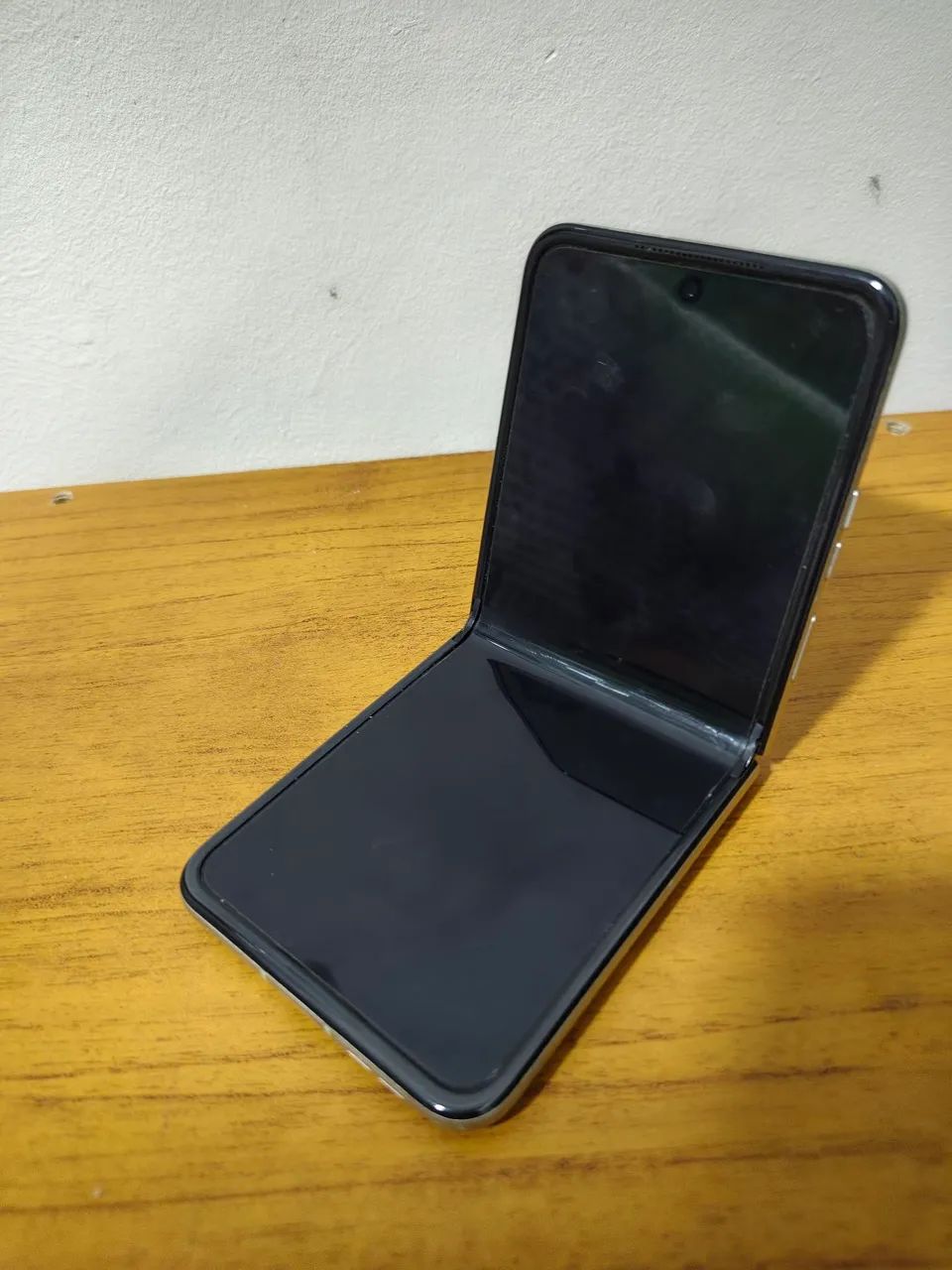 Celular Motorola Razs 60 - 256GB ( com defeito) - Foto 2