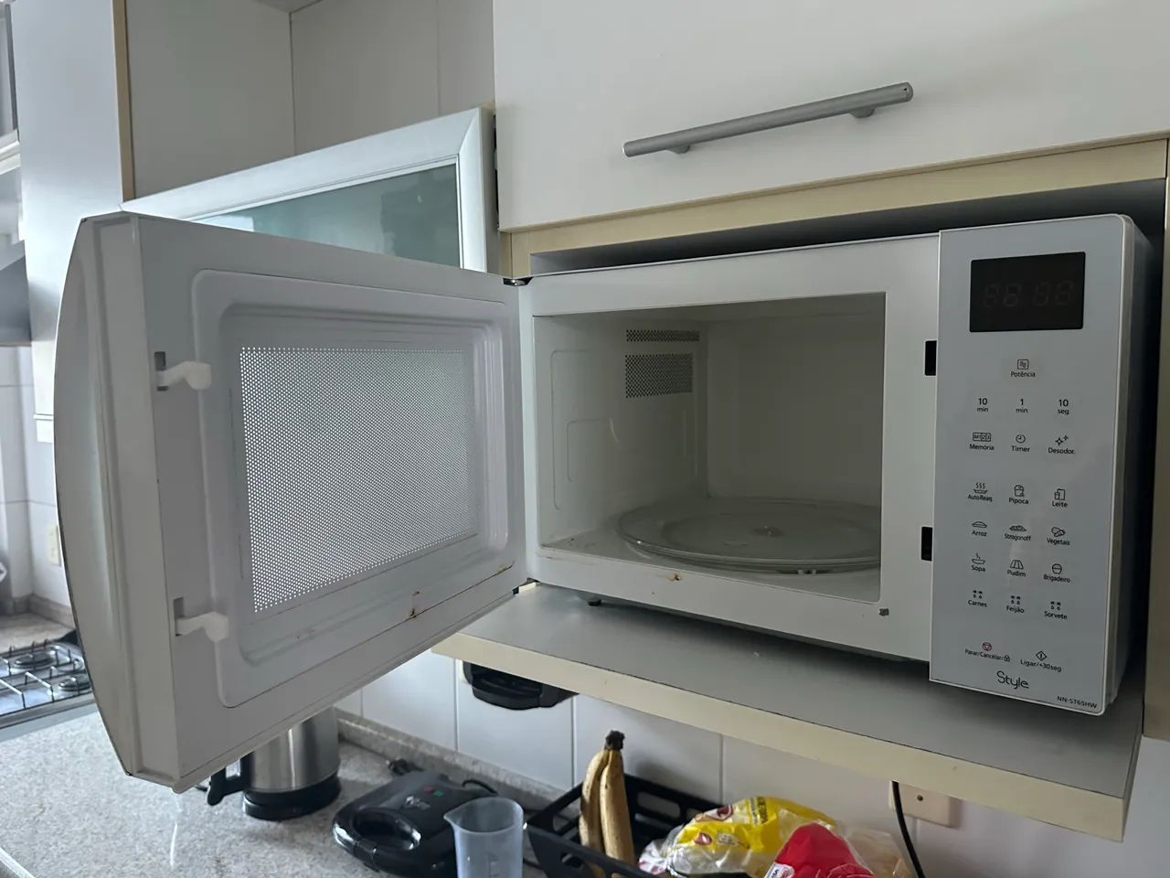 Vendo ou troco microondas Panasonic 21L - Foto 3