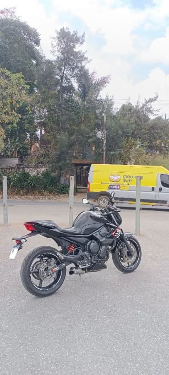 YAMAHA XJ6N 2012 - Foto 2