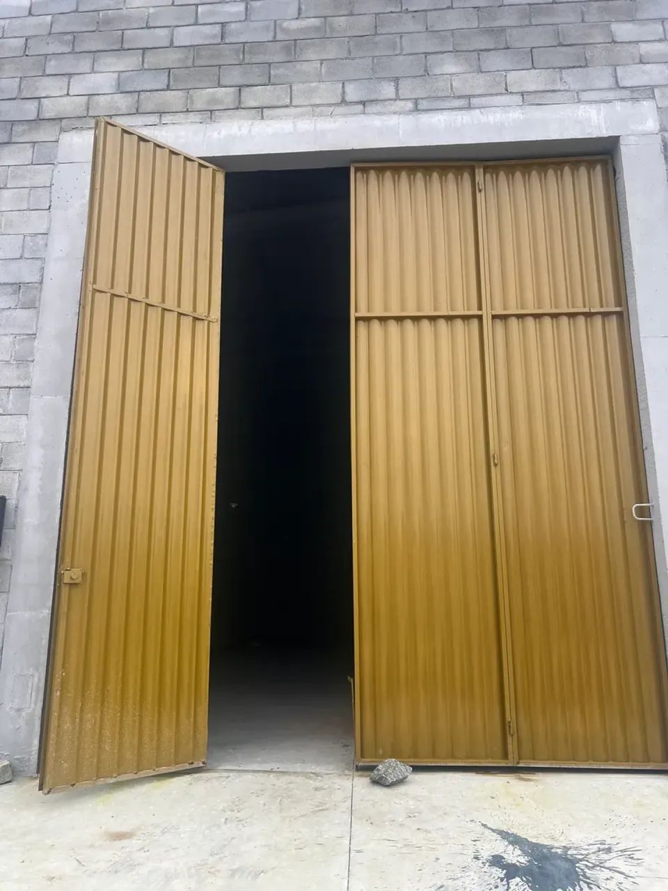 ALUGA-SE GALPÃO COMERCIAL  BAIRRO COLORADO, RIO LARGO/AL
