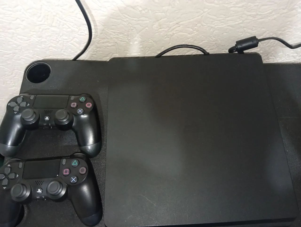 VENDE-SE PS4 SLIM