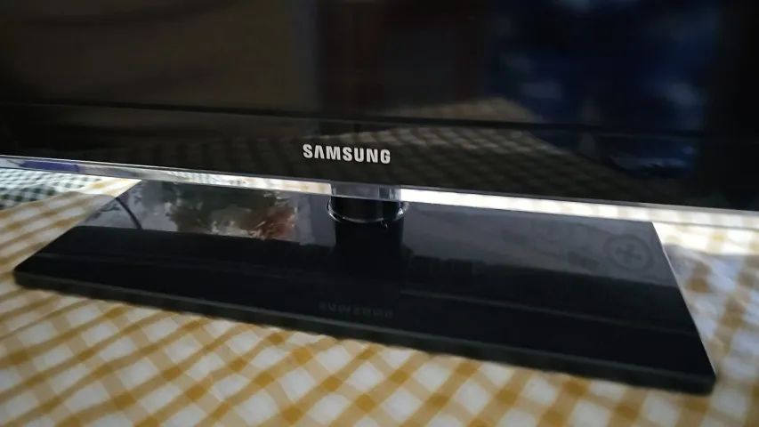 TV 40" LCD Samsung Full HD com Conversor Digital - Foto 2