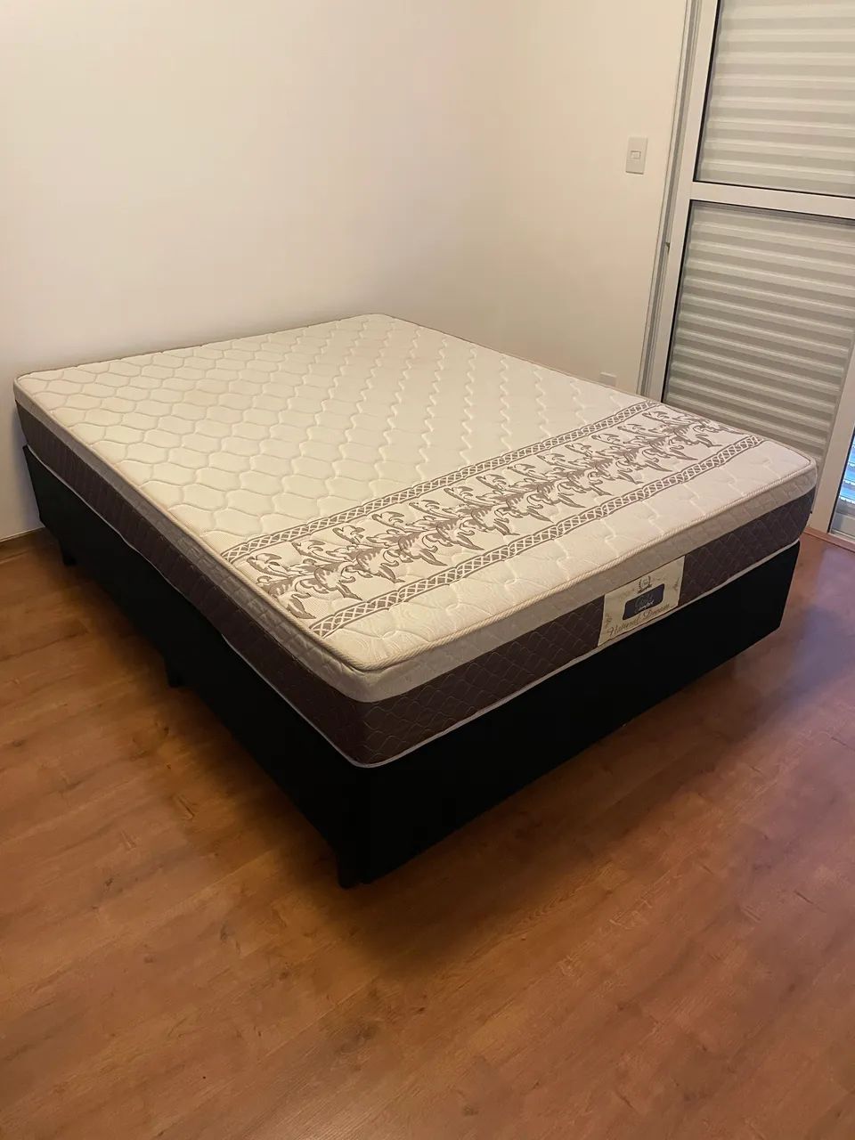 Cama casal sem uso 