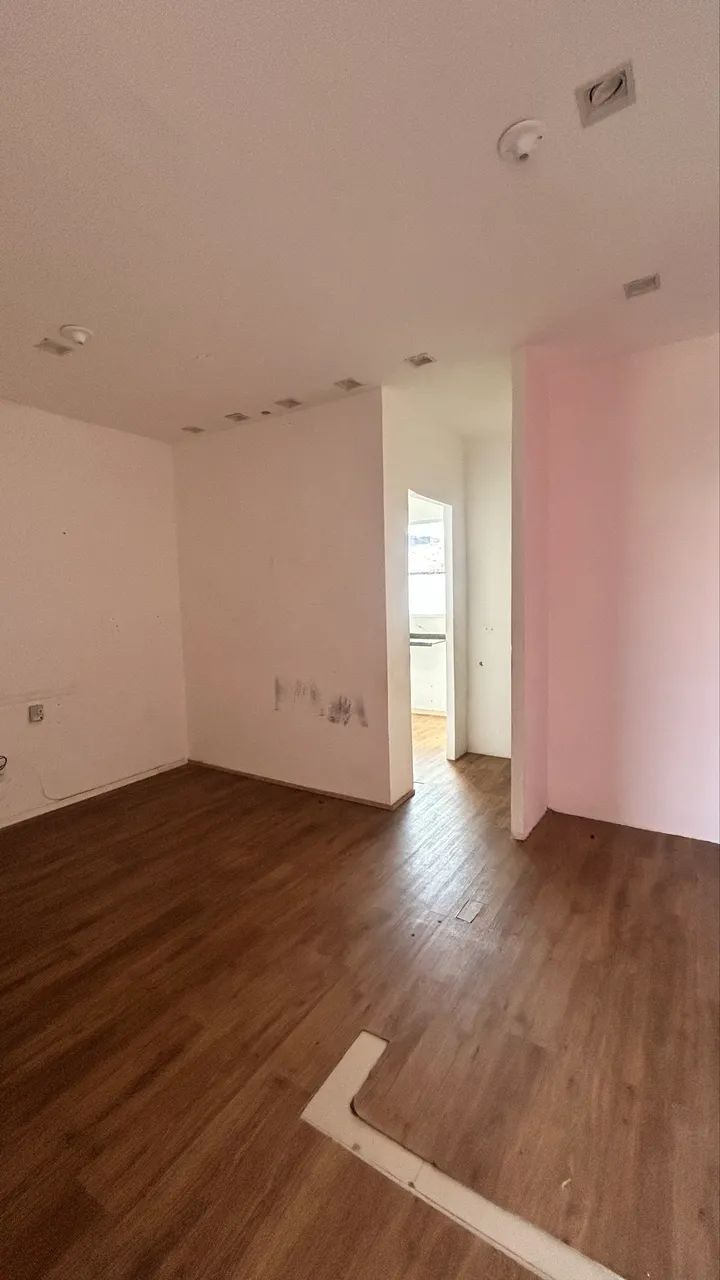 Imperdível! Alugo sala no calhau em centro comercial com 40 m2 - Foto 2