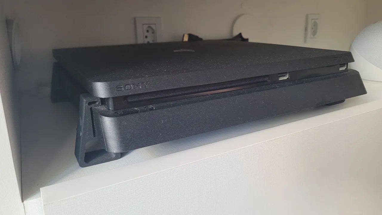 Playstation 4, 1TB com 2 controles acessórios e jogos - Foto 2