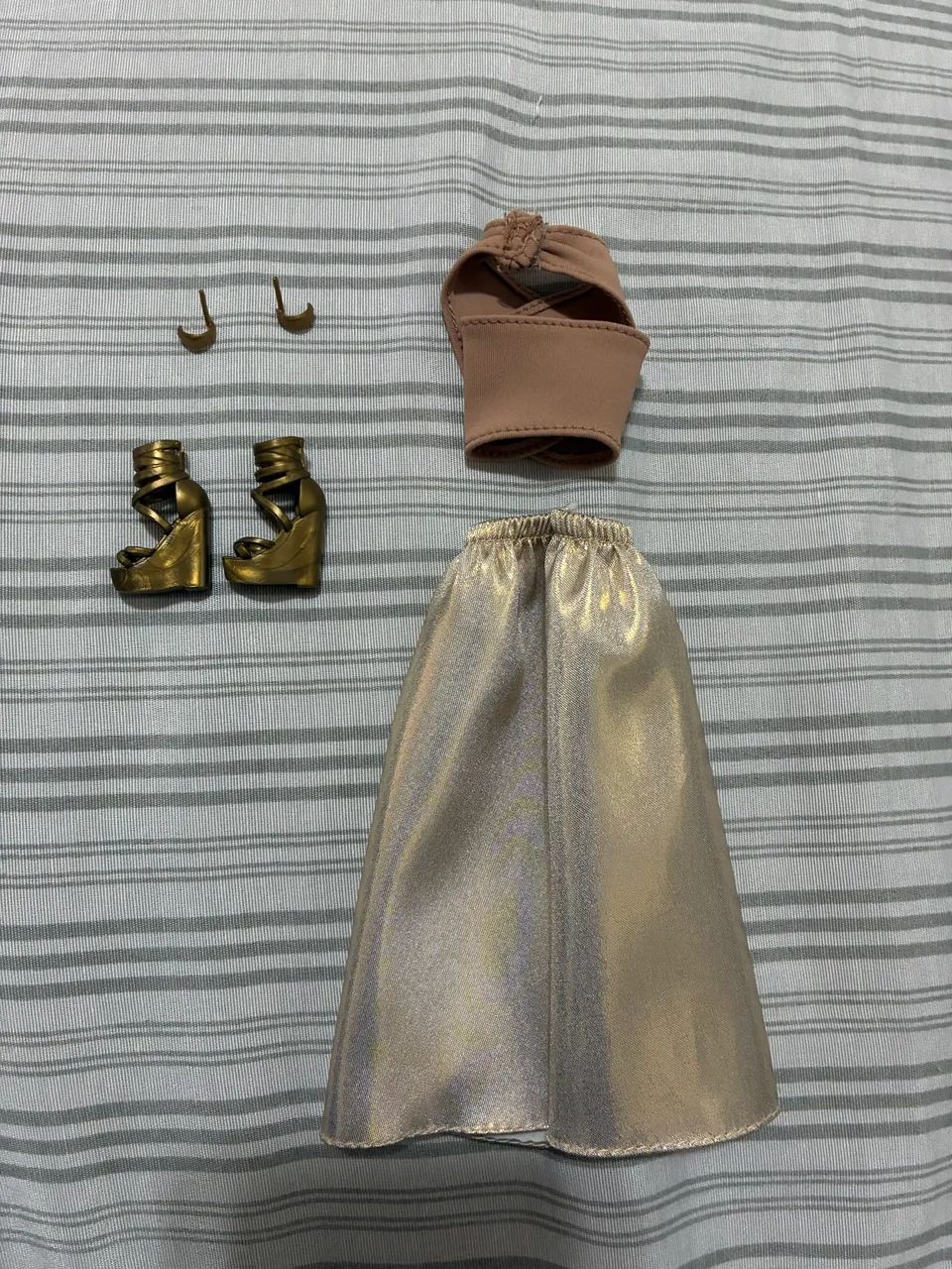 Conjunto de roupas completo da Basics 06 made to move You Create looks acessórios - Foto 2