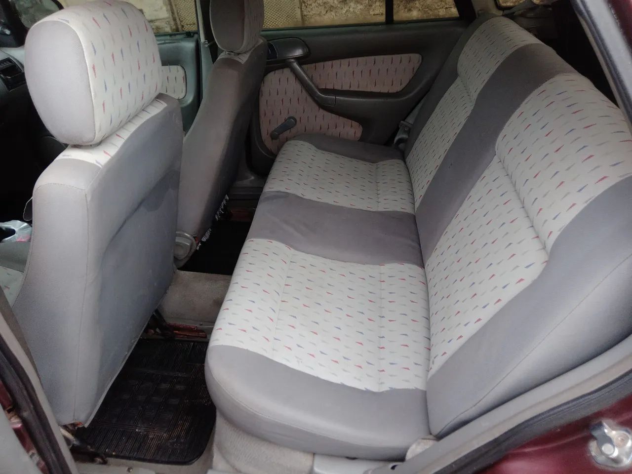Volkswagen Gol Geração II 1.0 16V 70cv MI Gasolina Mec. (1000) 2P 1999