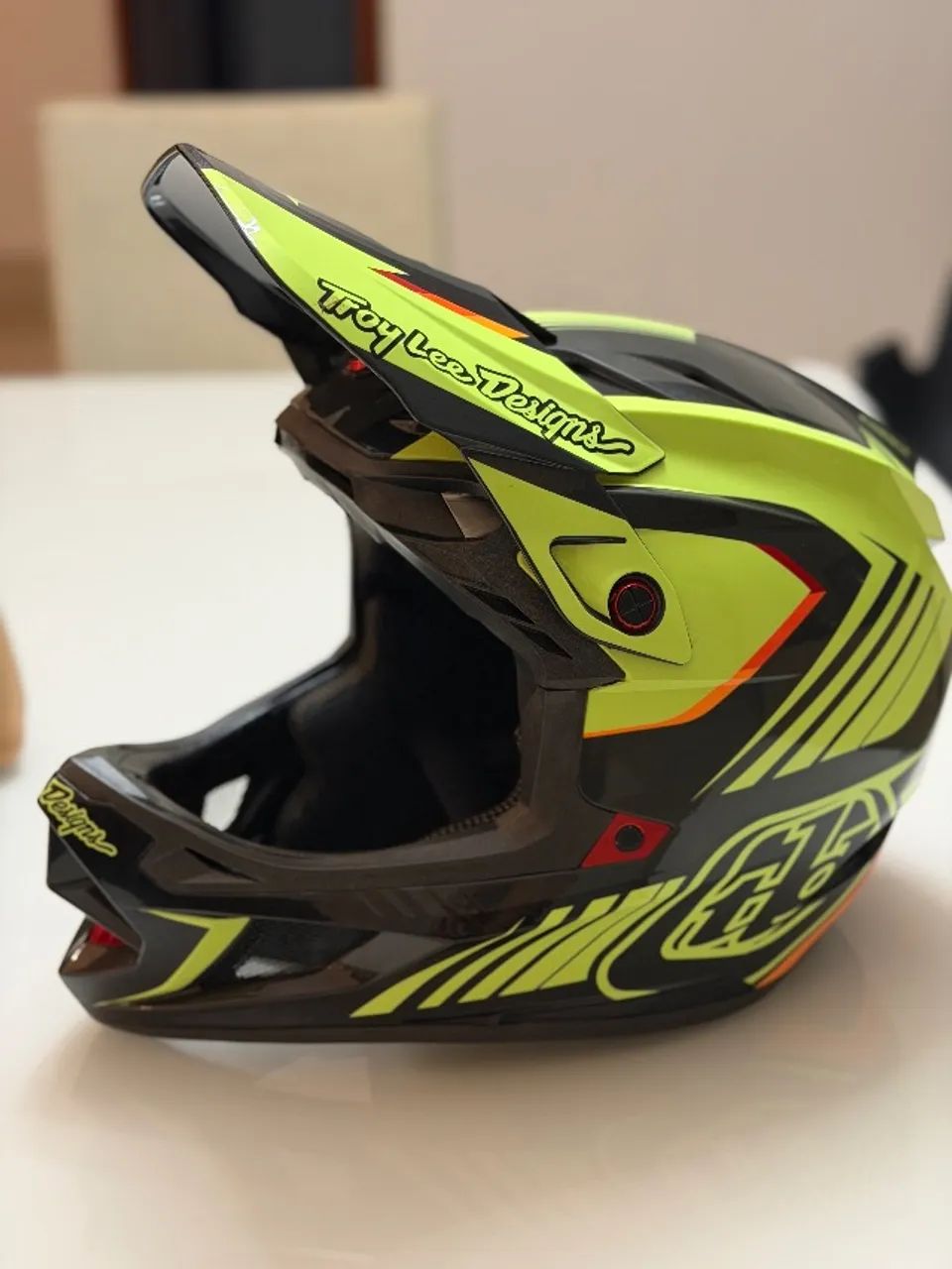 Capacete troy lee designs d4 dh downhill enduro - Esportes Sobre Capacete troy lee designs d4 dh downhill enduro - Esportes Sobre