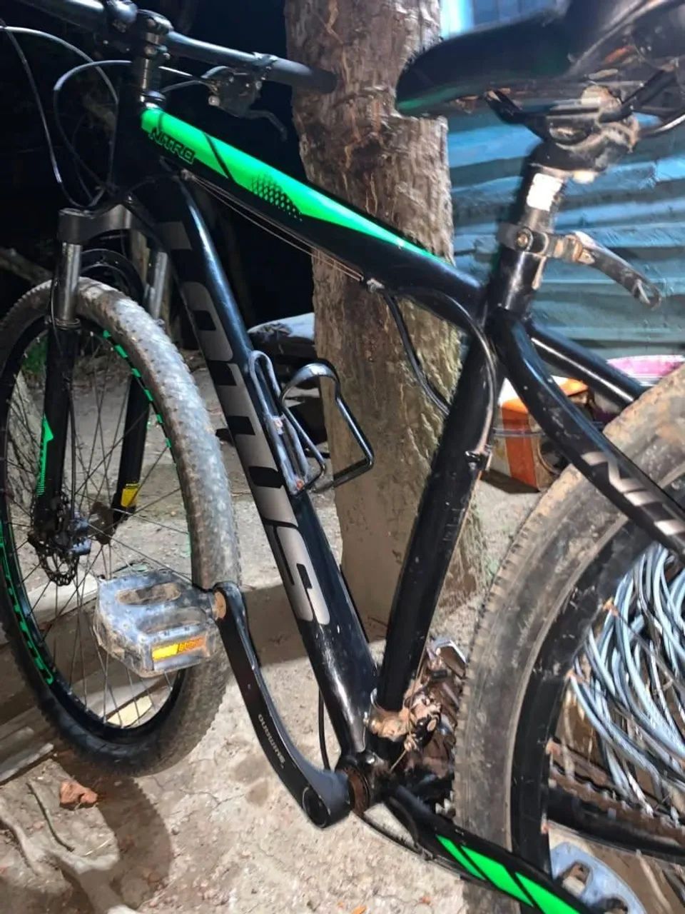 Vende-se uma bicicleta aro 29 - Foto 2