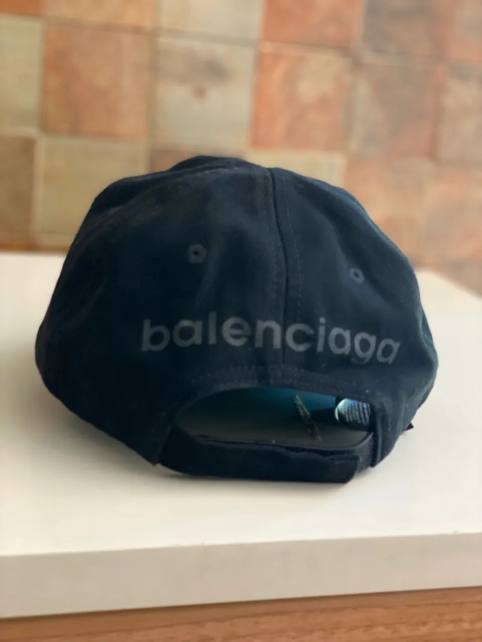 Boné Balanciaga impecável - Foto 3