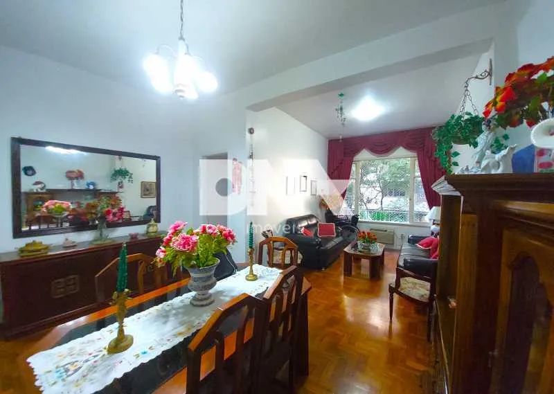 Apartamento - / Residencial / Leme