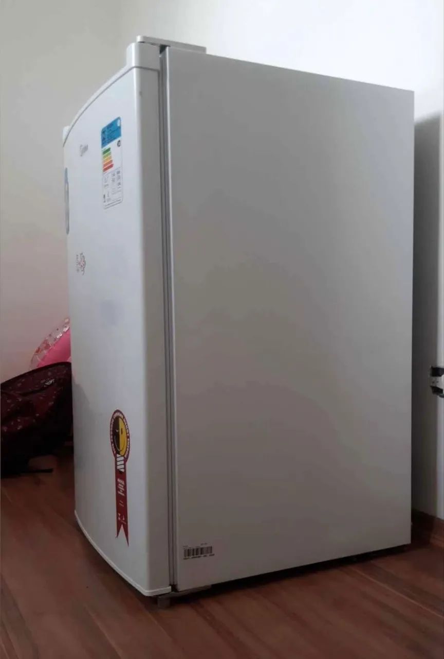 Frigobar 124L Midea perfeito estado - Foto 2