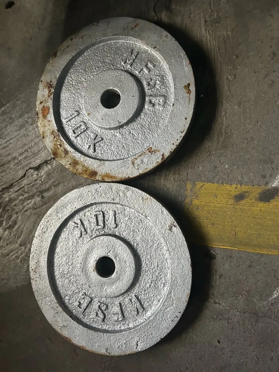 Vendo 2 anilhas de 10kg