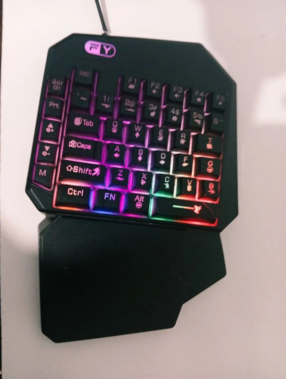Teclado gamer de uma mão aceito troca ou oferta!!