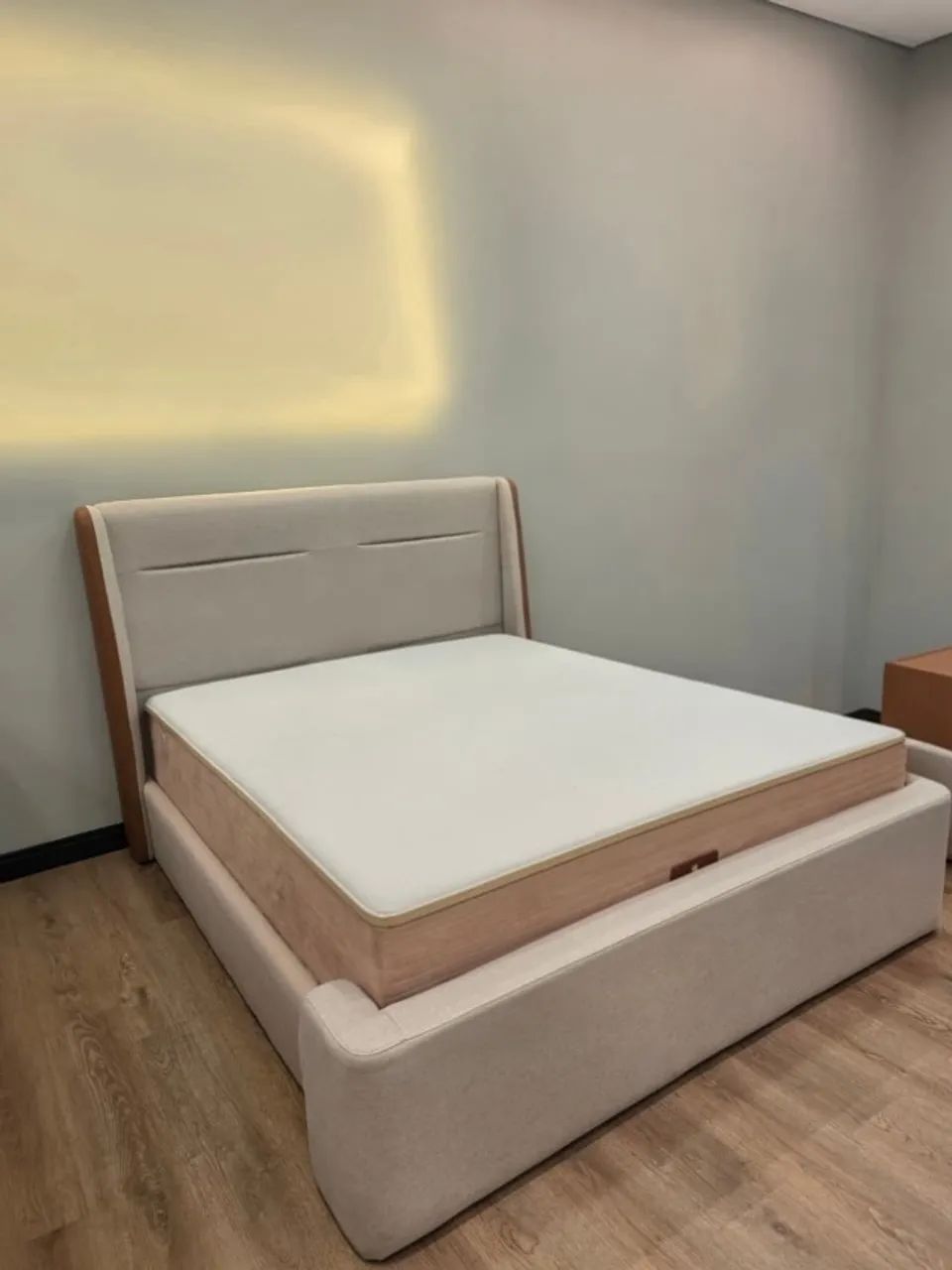 Cama King Monza - Simmons
