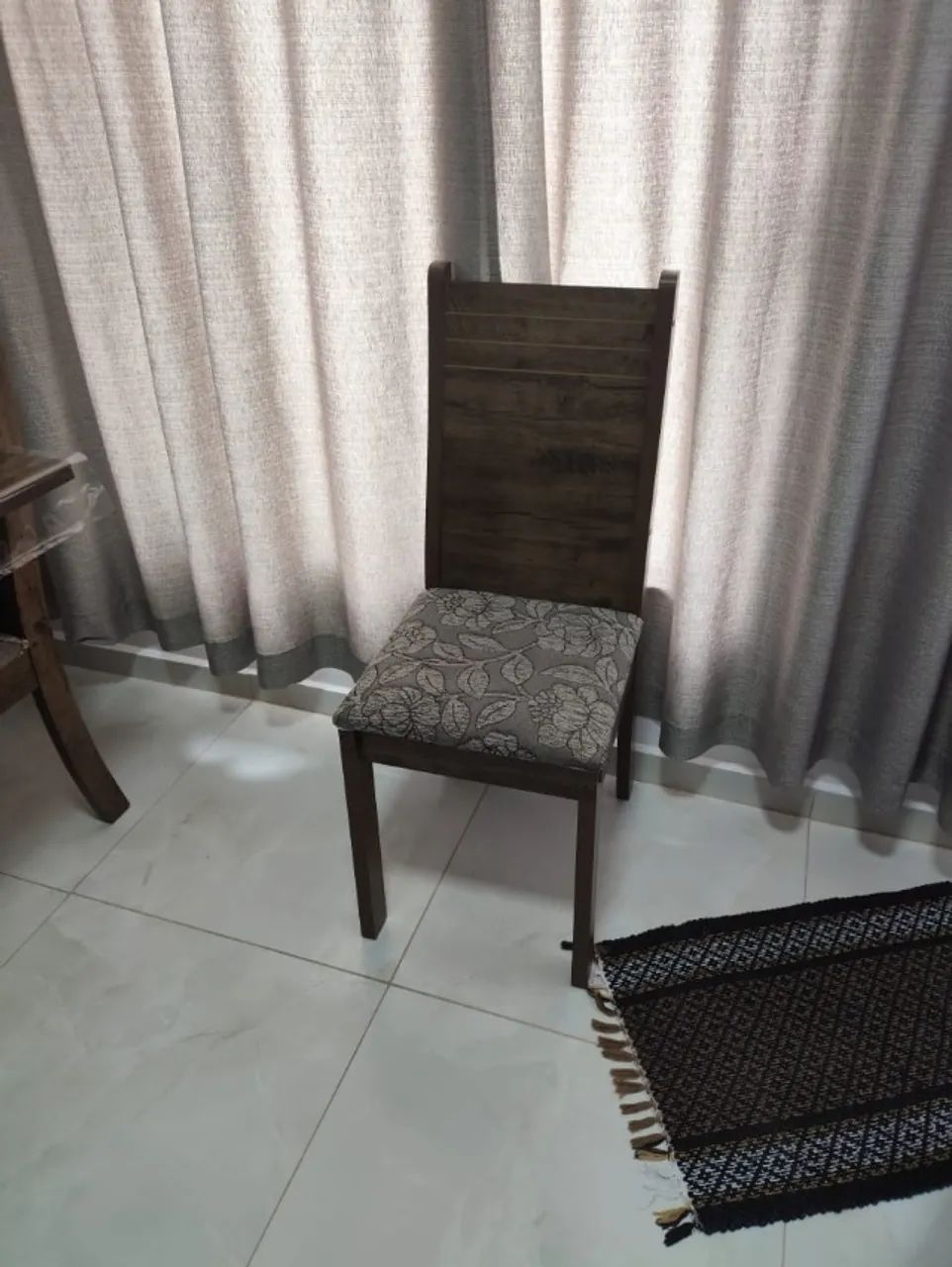 Mesa de jantar em madeira - Foto 2