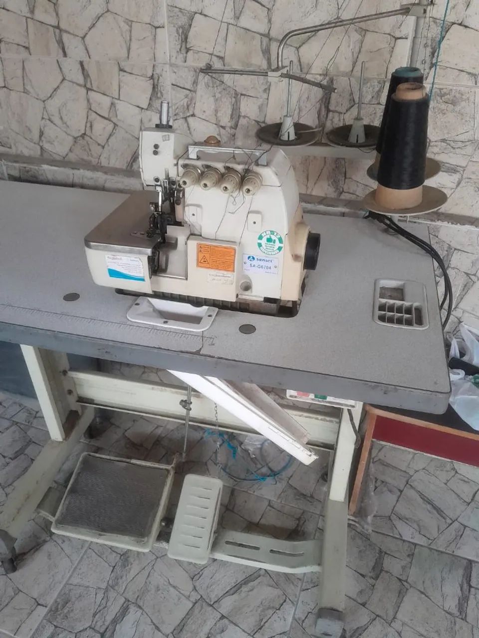 Máquina orveloque 