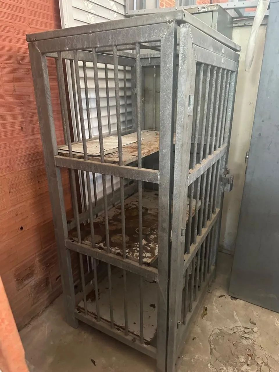 Gradil para proteção de gabinetes e racks - Foto 3
