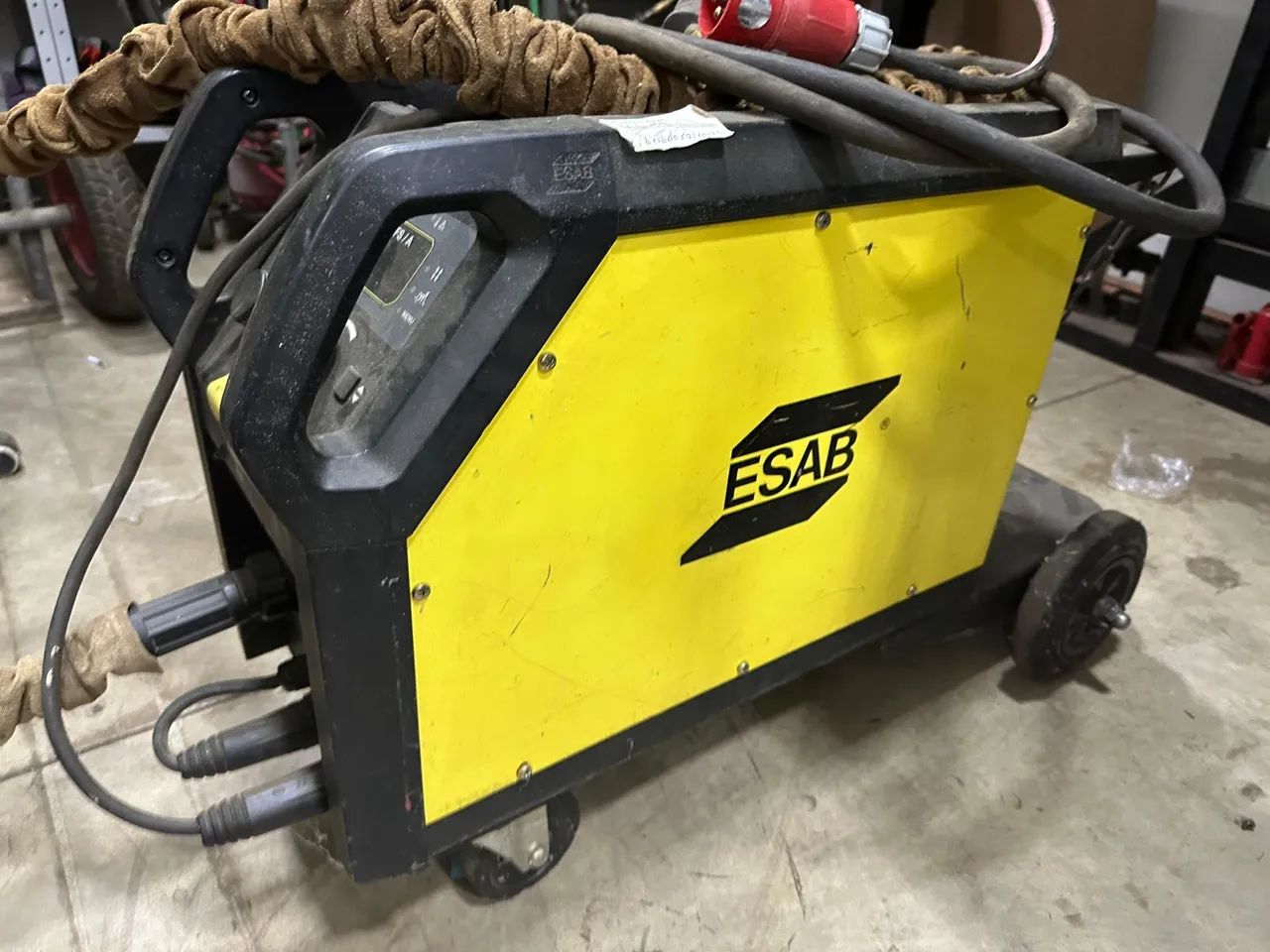 Máquina De Solda Inversora 220v 200a - Esab Rustler Em 215i - Foto 2