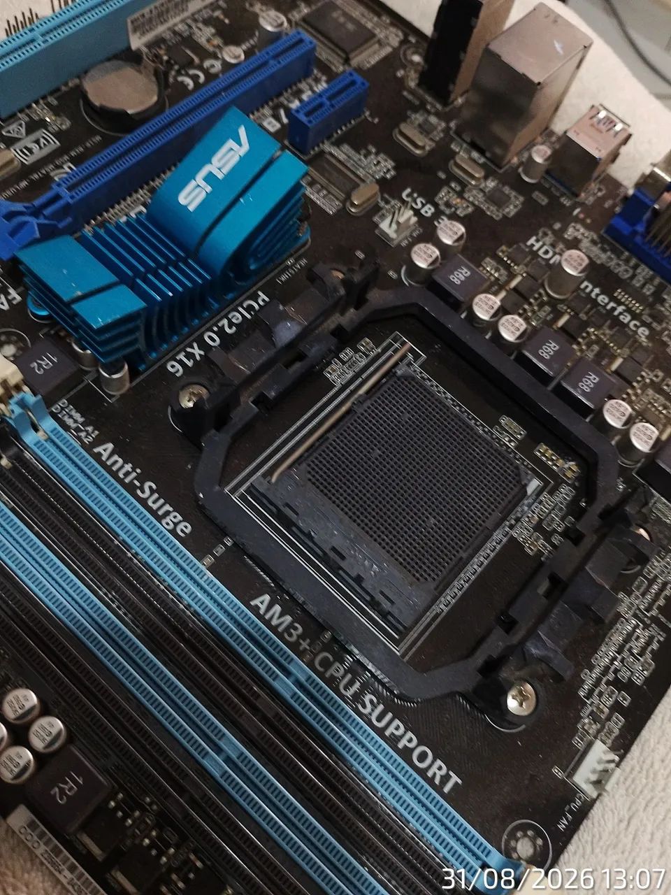 Placa mãe Asus AM3+ Funciona perfeitamente  - Foto 2