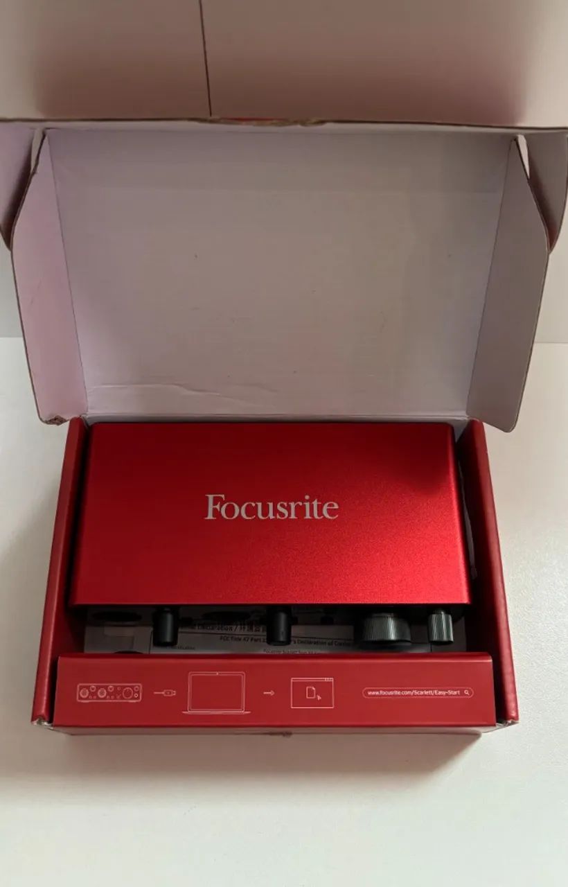 Interface De Áudio Focusrite Sacarlett 2i2 USB 3rd Geração   - Foto 5