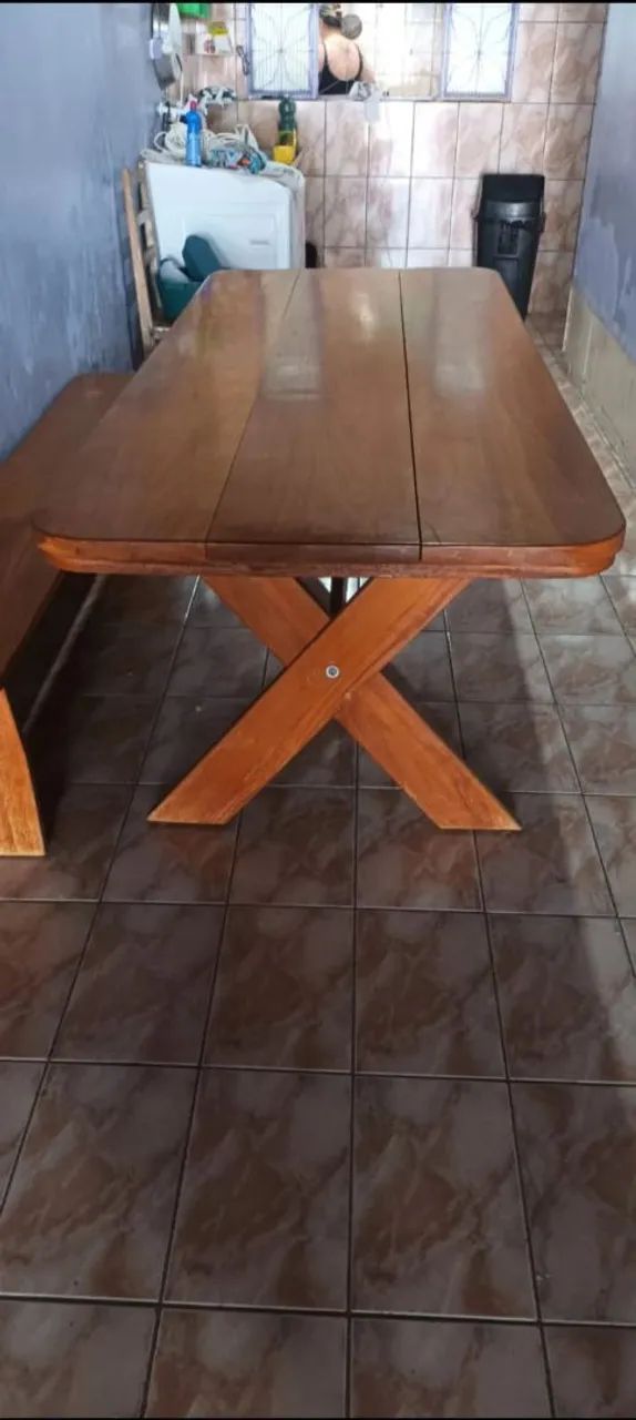 VENDO-SE MESA DE MADEIRA 