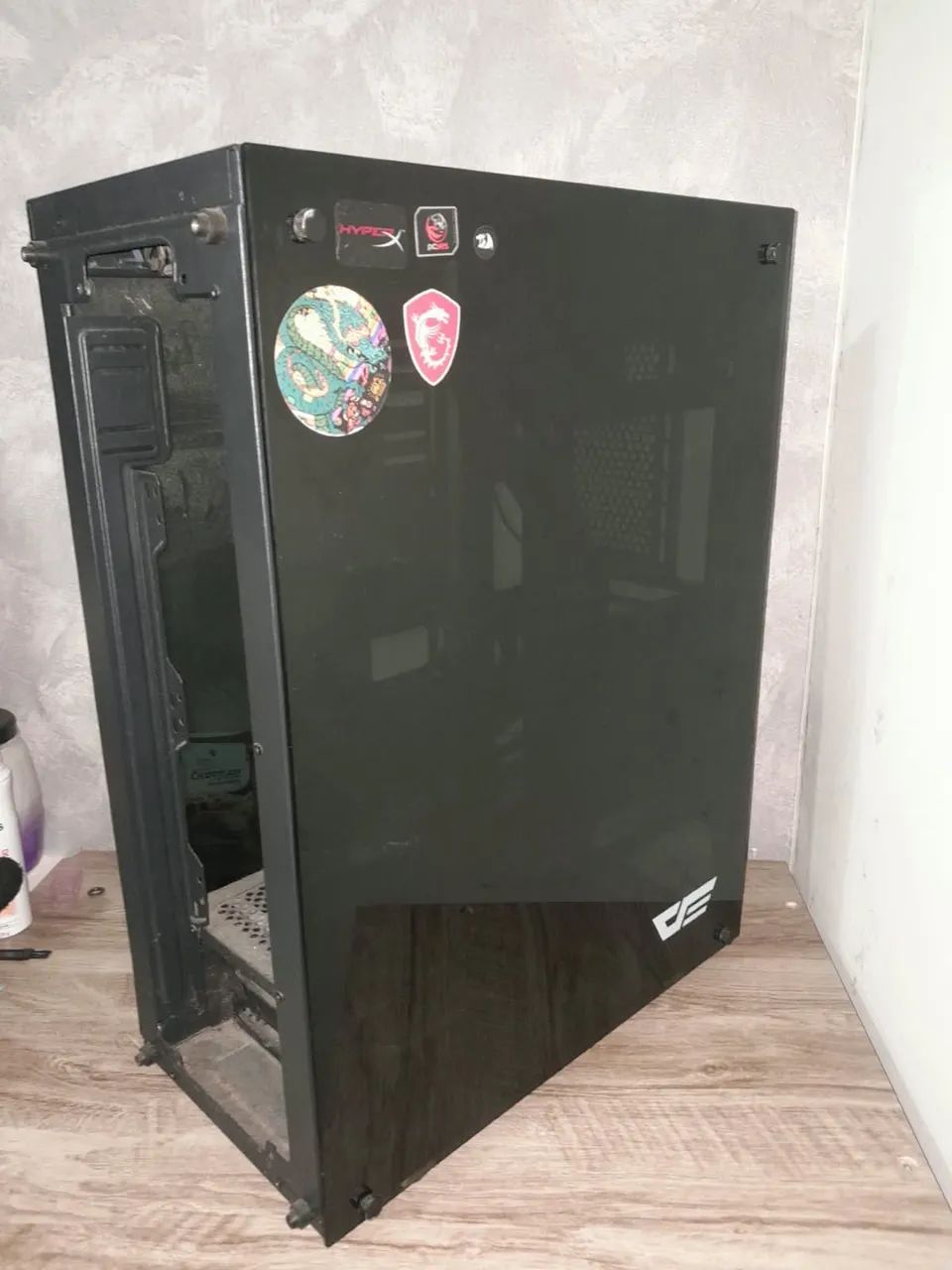 Gabinete DarkFlash Phantom