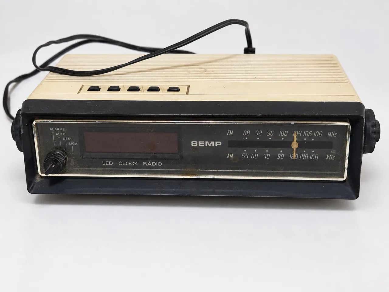 Rádio-relógio Semp Toshiba antigo funcionando - Foto 4