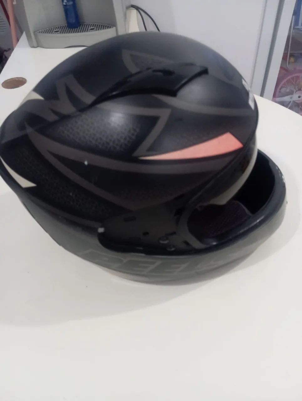 Capacete   PEELS ICON COM ÓCULOS EMBUTIDO SÓ  R$ 60 - Foto 2
