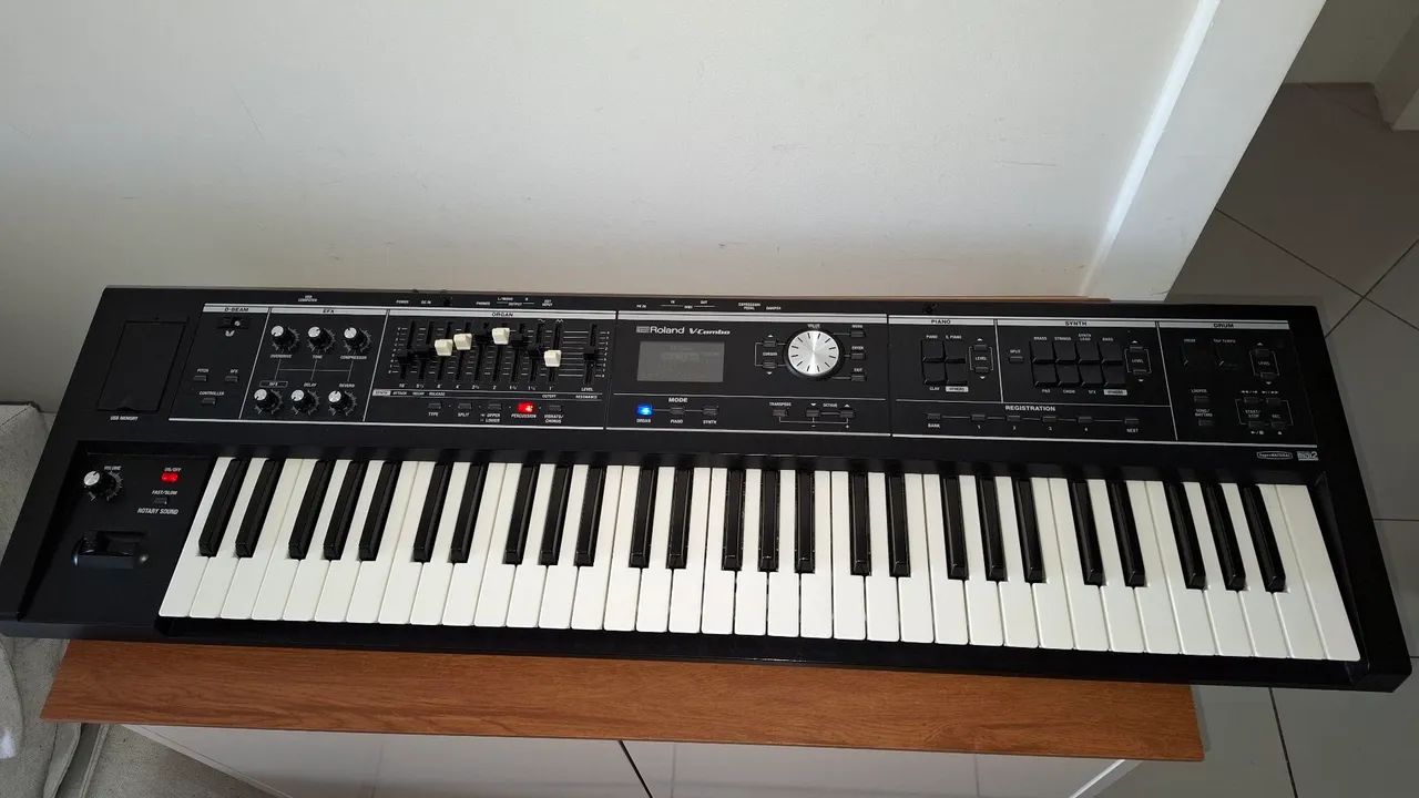 Teclado profissional ROLAND VR-09-B