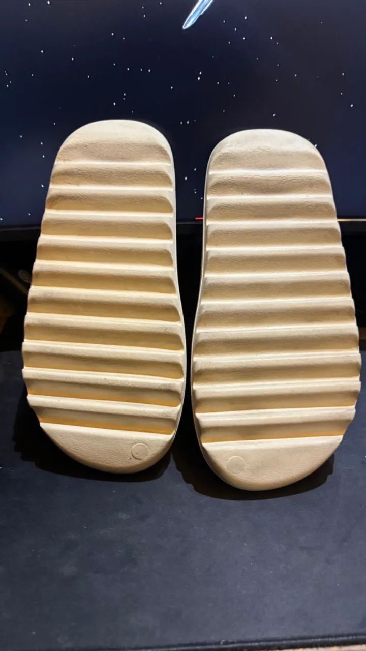 Yeezy Slide Bone (2022) - Foto 4